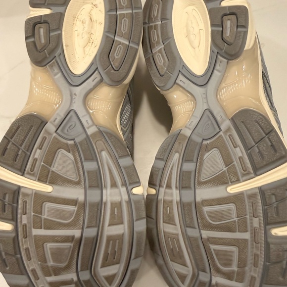 ASICS Gel 1130 lite grey and cream worn once size 8 - Picture 2 of 3